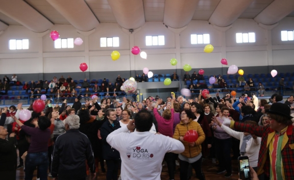 Mega Aula de Yoga do Riso